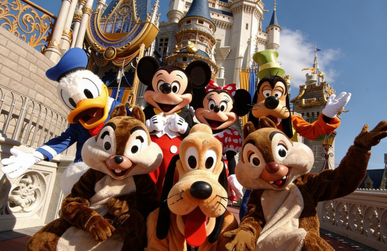 Como tirar fotos com personagens na Disney